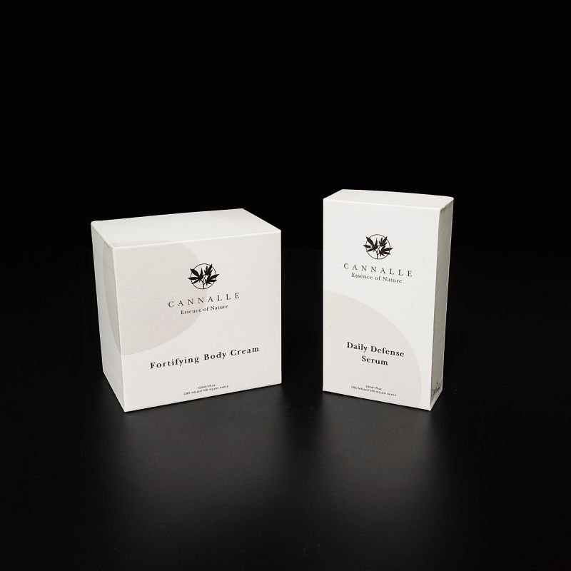 Box regalo per profumi rigidi logo in foglio d'oro con vassoio in schiuma EVA e finitura premium HP017